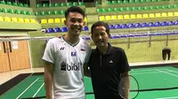 Pelatih Barito Putera, Djadjang Nurdjaman dan pebulutangkis ganda putra Indonesia, Fajar Alfian. (Dok Pribadi)