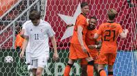 Pada pertandingan uji coba menjelang Euro 2020 (Euro 2021), Skuat Frank de Boer tersebut menurunkan formasi baru 5-3-2 seperti kala bermain imbang dengan Skotlandia. Tetapi kali ini Skuat De Oranje mampu merebut kemenangan dengan skema tersebut. (Foto: AP/Peter Dejong)