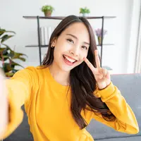 ilustrasi tertawa bahagia/Monster Ztudio/Shutterstock