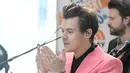 “Aku sangat bersedih atas kejadian di Manchester tadi malam. Kirim cinta untuk semua korban. H,” tulis Harry Styles yang mengungkapkan rasa sedihnya atas kejadian ledakan bom. (AFP/Bintang.com)
