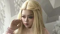 Gaya Totalitas Kekeyi Cosplay Jadi Barbie. [Instagram/@rahmawatikekeyiputricantikka23]