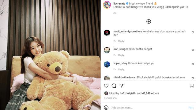 Postingan Livy Renata.
