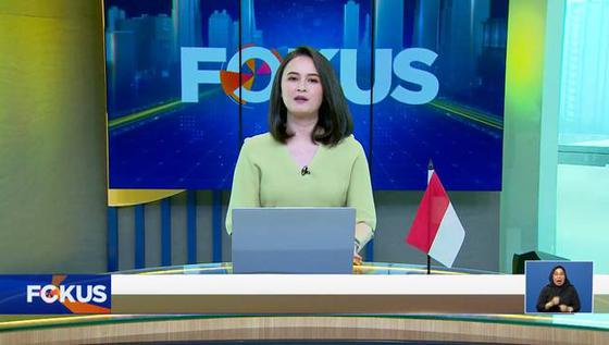 Fokus : Aksi Heroik Satpol PP di Lamongan Panjat Tiang Bendera