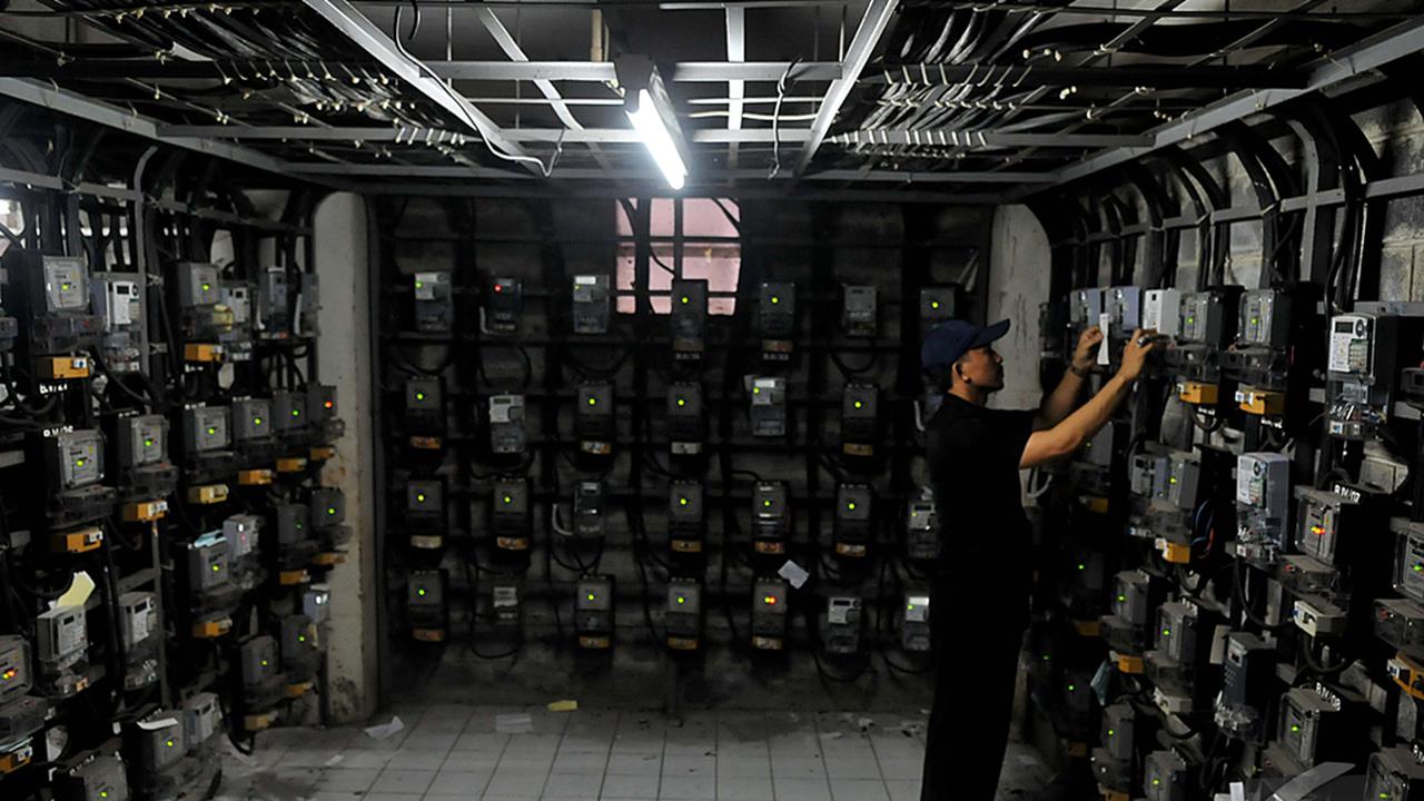 Jokowi Minta PLN Tunda Kenaikan Listrik