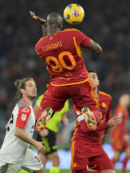 <p>Pasukan Jose Mourinho tertinggal terlebih dahulu pada menit ke-37 lewat gol Franck Tsadjout. (Alfredo Falcone/LaPresse via AP)</p>