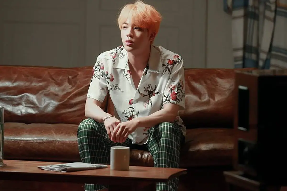 [Bintang] Sederet Potret Jin di Balik Comeback Trailer BTS, Epiphany