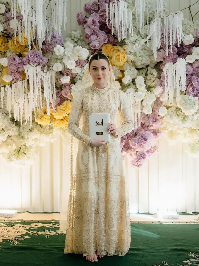 Anggun Berbalut Nuansa Pastel, Gaya Haviza Devi di Momen Pengajian Jelang Nikah Curi Perhatian