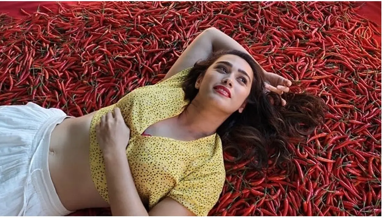 Biasa Tampil Natural, Ini 6 Potret Alexandra Gottardo dengan Makeup Tebal