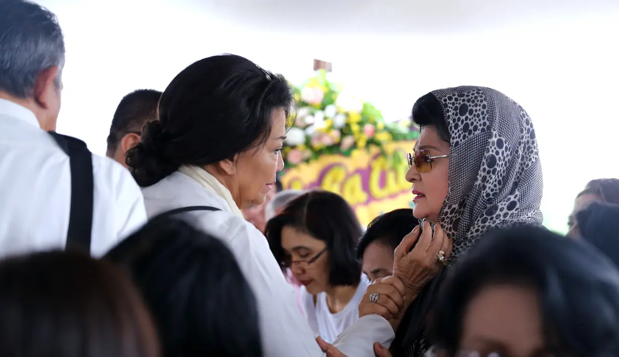 Frans Tumbuan dimakamkan di TPU Tanah Kusir