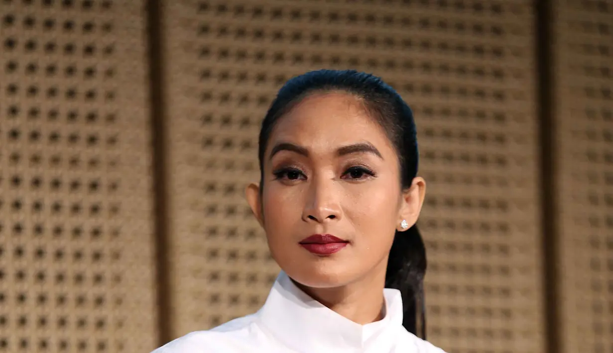 Kariernya di dunia hiburan juga mendapat dukungan dari suami. Sang suami Tjokorda Bagus Dwi Santana Max Kerthyasa  membebaskan Happy Salma dalam aktifitasnya didunia hiburan. (Nurwahyunan/Bintang.com)