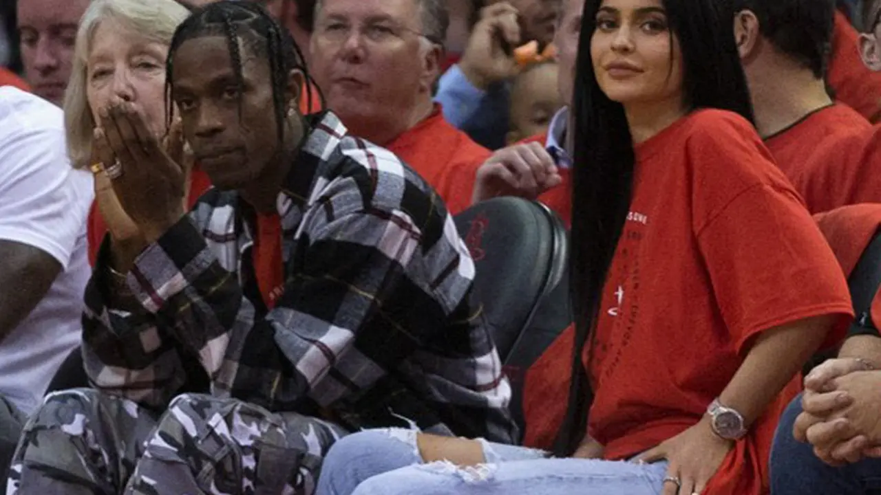 [Bintang] Kylie Jenner dan Travis Scott