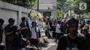 Suasana rumah duka almarhum Ashraf Sinclair di kawasan Pejaten Barat IV, Jakarta, Selasa (18/2/2020). Suami Bunga Citra Lestari, Ashraf Sinclair, meninggal dunia diduga akibat serangan jantung pada Selasa 18 Februari 2020 pukul 3.40 pagi. (Liputan6.com/Faizal Fanani)