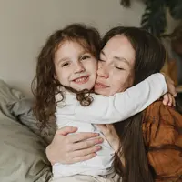 Pujian dapat memberikan dampak baik bagi perkembangan anak. (Foto: Pexels/Arina Krasnikova)