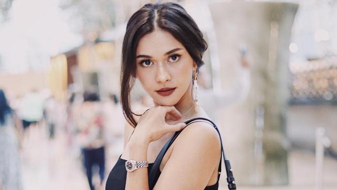 Simpel dan Seksi Ini 8 Style Fashion Nana  Mirdad  Celeb 