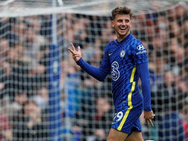 Mason Mount sukses mencetak hattrick dalam pertandingan ini, termasuk mencetak gol pembuka sekaligus penutup pertandingan. (AFP/Adrian Dennis)