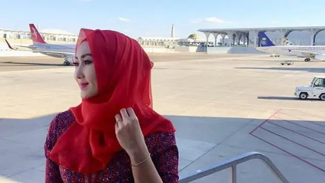Pesona Fany Kurniawaty Saat Berhijab (sumber: deskgram/@fany_kurniawaty)