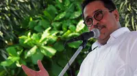 Plt Gubernur Banten Rano Karno memberi sambutan dalam acara pembukaaan Peh Cun dibantaran Sungai Cisadane, Kota Tangerang, Senin (2/6/14). (Liputan6.com/Faisal R Syam)