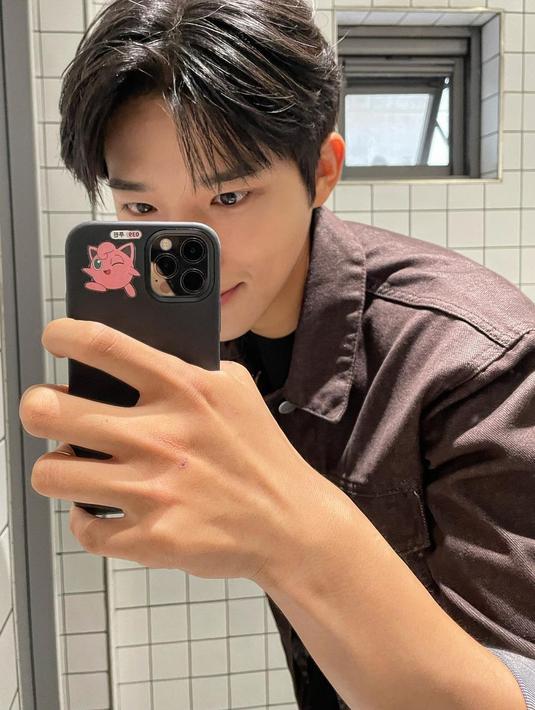 Diketahui Moon Sang Min menempati peringkat teratas dalam situs pencarian drama, setiap minggu sejak siaran drama tersebut tayang perdana pada bulan Oktober 2022. (FOTO: instagram.com/_sangmxn_/)