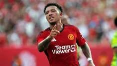 Pemain Manchester United Jadon Sancho melakukan selebrasi usai mencetak gol ke gawag Arsenal pada pertandingan sepak bola persahabatan di Stadion MetLife, East Rutherford, New Jersey, Amerika Serikat, 22 Juli 2023. Setan Merah menang 2-0. (Leonardo Munoz/AFP)