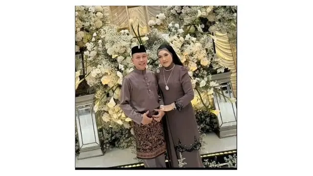 7 Potret Ayu Ting Ting Diduga Dilamar Anggota TNI, Ivan Gunawan Beri Selamat