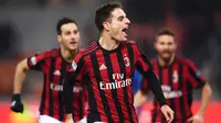 2. AC Milan - Klub asal Italia ini tercatat mengeluarkan dana sebesar 70 juta euro untuk mendatangkan 3 pemain. Diantaranya yakni Krzysztof Piatek, Lucas Paqueta, dan Mattia El Hilali. (AFP/Marco Bertorello)