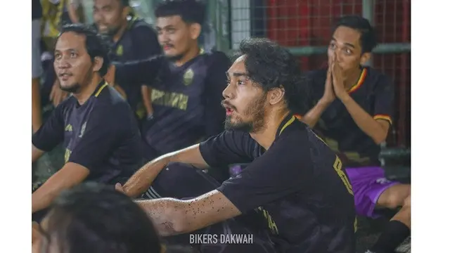 6 Potret Terbaru Achmad Megantara dengan Brewok Lebat, Makin Manly