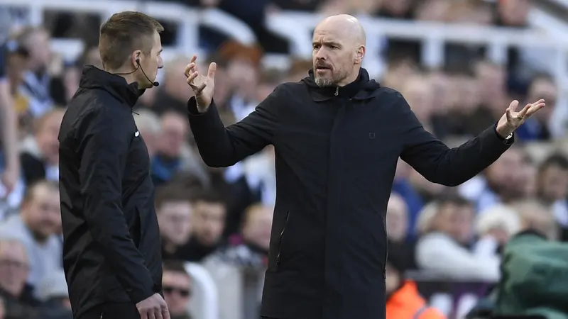 Foto: Ekspresi Kekesalan Erik Ten Hag Setelah Newcastle Kudeta Posisi MU di Liga Inggris 2022 / 2023