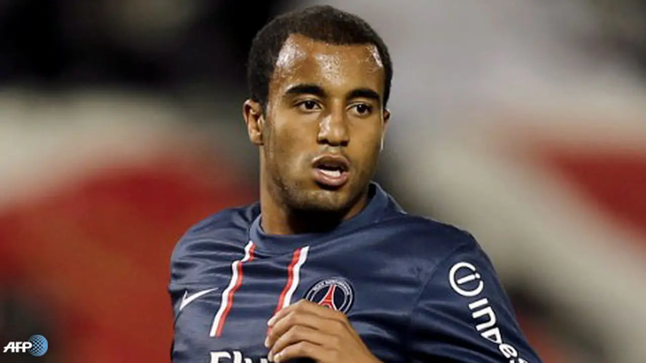 lucas-moura-130111-b.jpg