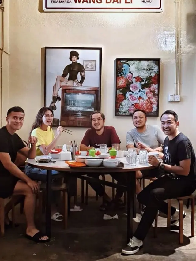 7 Momen Kedekatan Luna Maya dan Herjunot Ali, Sering Dijodohkan