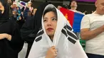 Datang langsung beri dukungan untuk Korea Selatan, Wheein Mamamoo unggah sederet keseruannya saat saksikan laga kontra Korsel vs Portugal pada jumat lalu. Skor sempat imbang jelang menit terakhir pertandingan sebelum akhirnya ditutup dengan tendangan dari Hwang Hee-chan di injury time, ketegangan terlihat jelas di wajah penyanyi berusia 27 tahun ini. (Liputan6.com/IG/@whee_inthemood)