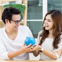 Ilustrasi menabung bersama pasangan/copyright shutterstock