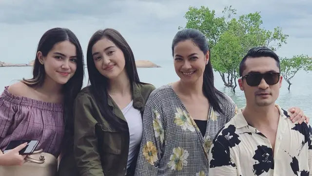 Berseteru di Sinetron, Ini 6 Potret Kebersamaan Ranty Maria dan Nicole Parham