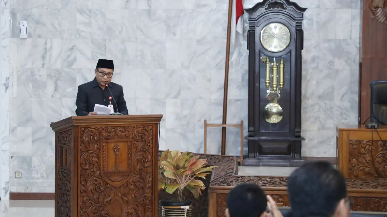 Wakil Walikota Semarang Iswar Aminuddin saat menyampaikan pidato di depan DPRD Kota Semarang. (Foto: Liputan6.com/Felek Wahyu)