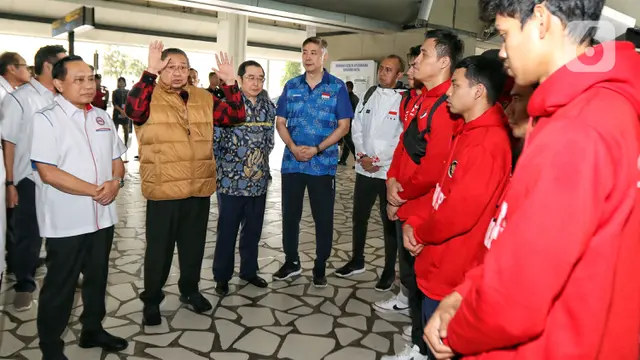 Imam Sudjarwo Bersama SBY Sambut Timnas Voli Putra Indonesia