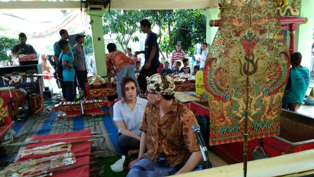 Cerita Guru Besar University of London Jatuh Cinta Dengan Wayang Cirebon