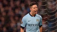 Gelandang Manchester City, Samir Nasri memiliki darah Aljazair Ibunya Ouassila Ben Saïd dan ayah Abdelhafid Nasri  lahir di Perancis, sedangkan Kakek Nasri pindah ke Prancis dari Aljazair. (AFP/Oli Scarf)