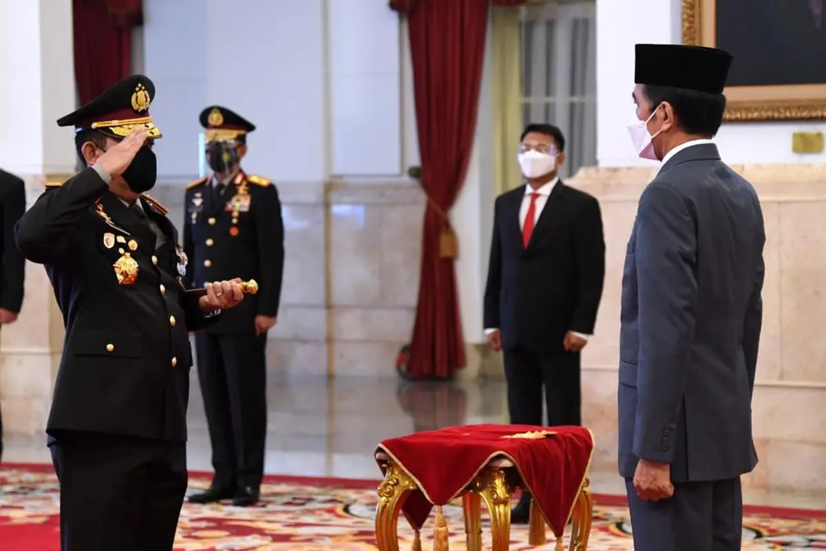 Presiden Joko Widodo atau Jokowi melantik Listyo Sigit Prabowo sebagai Kapolri di Istana Negara, Rabu (27/1/2021). (Foto: Sekretariat Presiden)