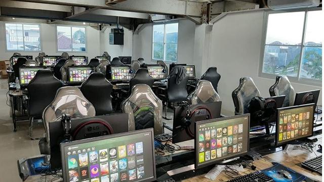 Warnet Kaesang : 10 Penampakan warnet usaha Reza Oktovian bareng