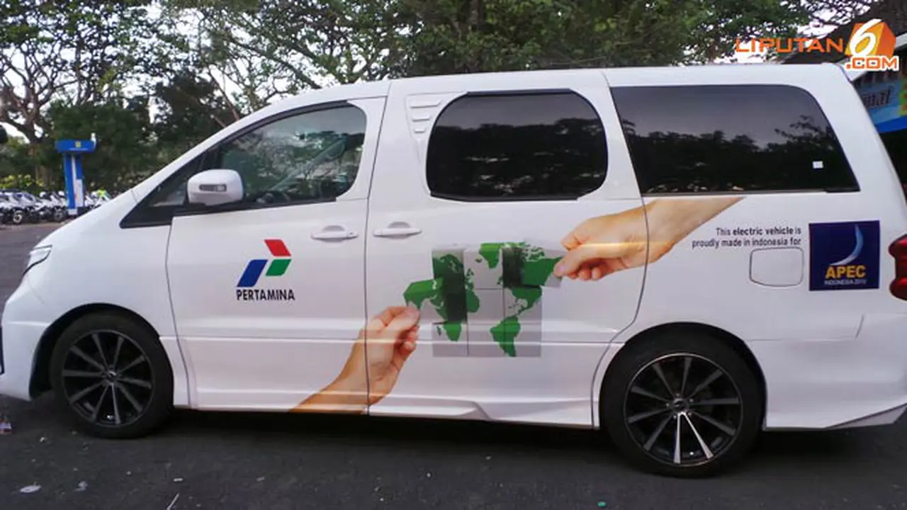 mobil-listrik-apec-131004b.jpg