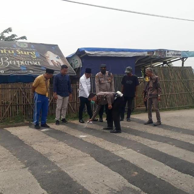 Viral, Ini 6 Momen Warga Bongkar 20 Baris Polisi Tidur di Tangerang