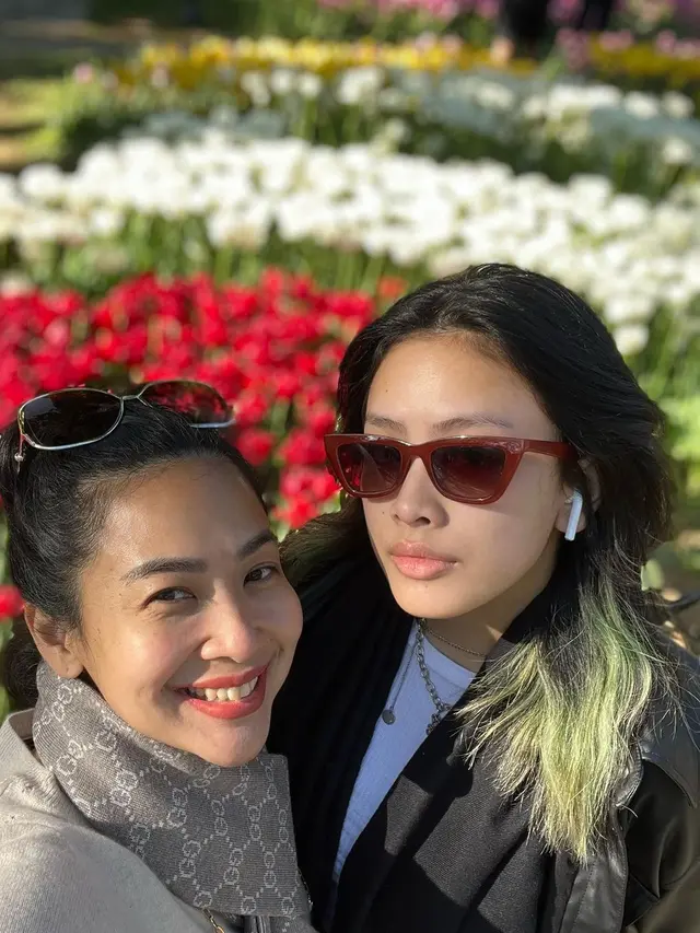 Feni Rose dan putrinya Audi Kirana