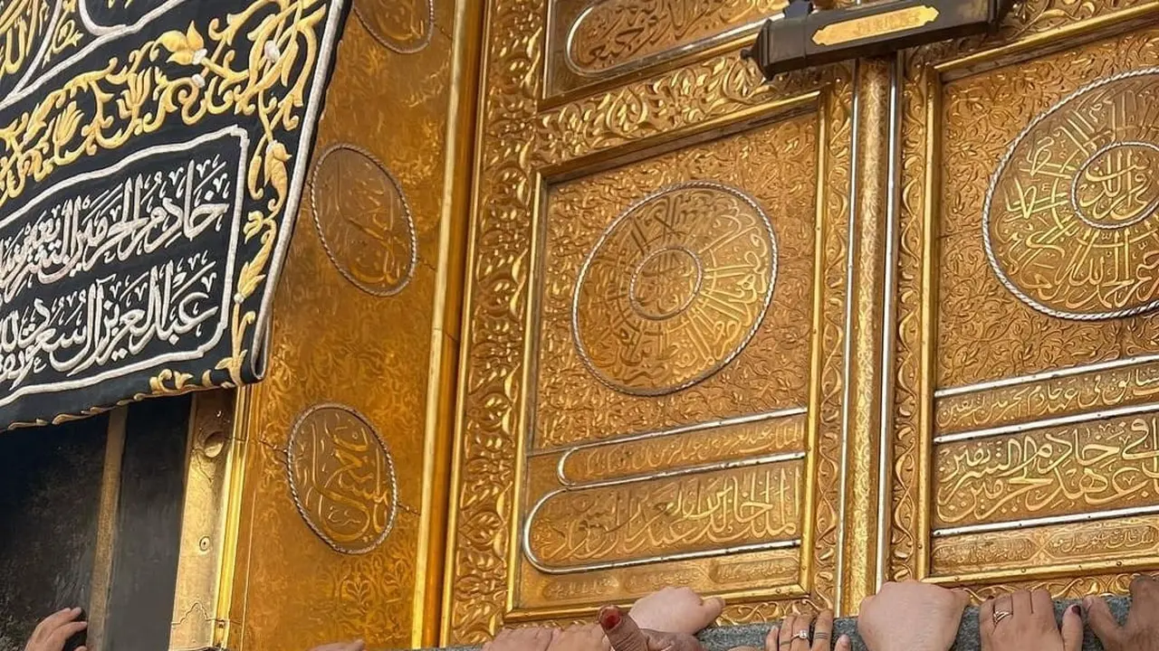 Marine El Himer membagikan postingannya ketika berada di Mekkah melalui akun Instagramnya (Source: Instagram/ @marinelhimer)
