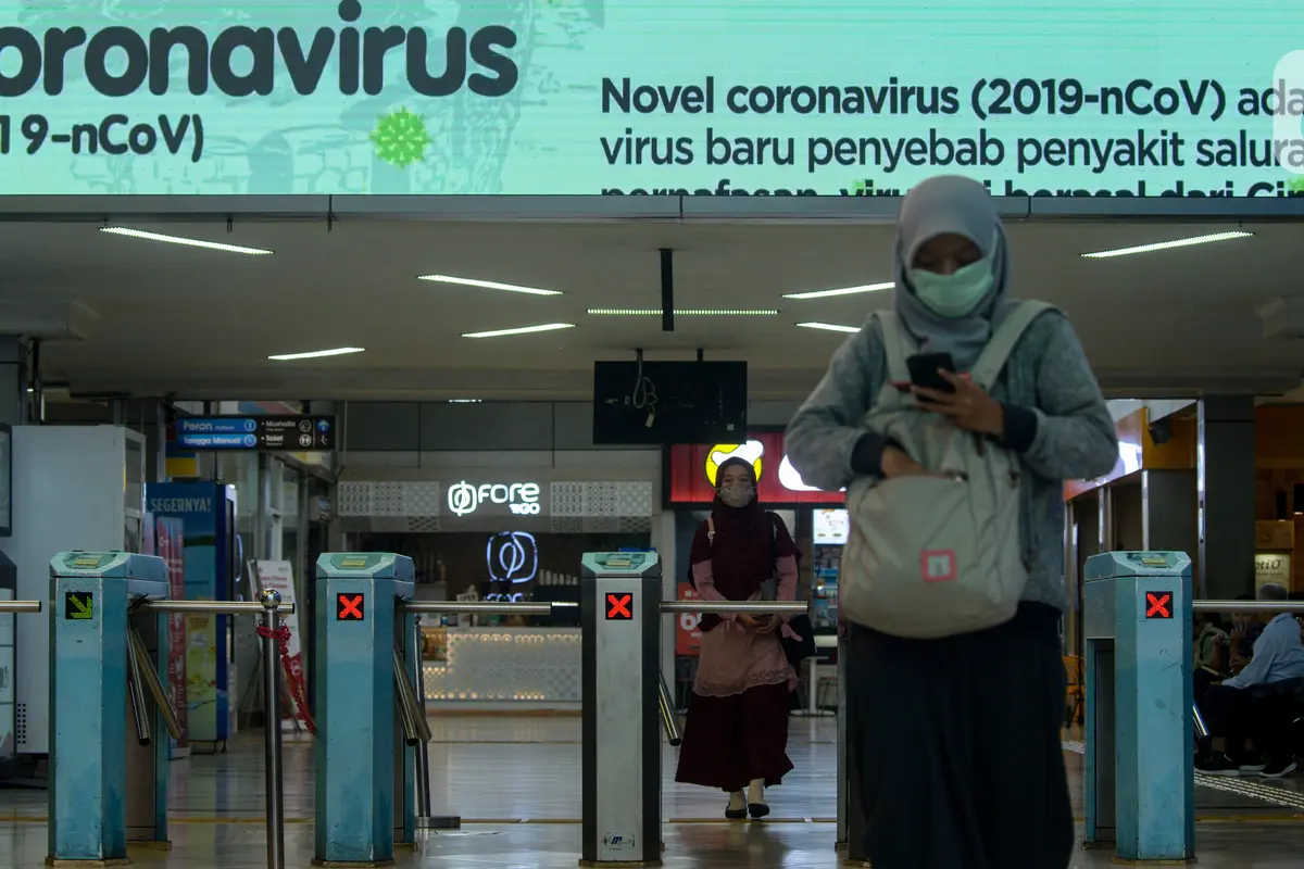 Sosialisasi Virus Corona di Stasiun Sudirman