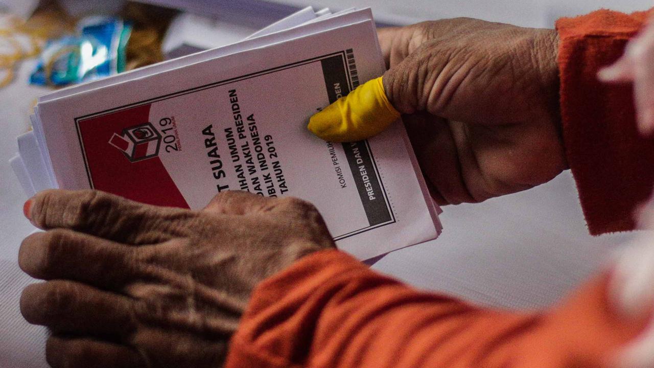 Pelipatan Surat Suara KPU Jakarta Pusat