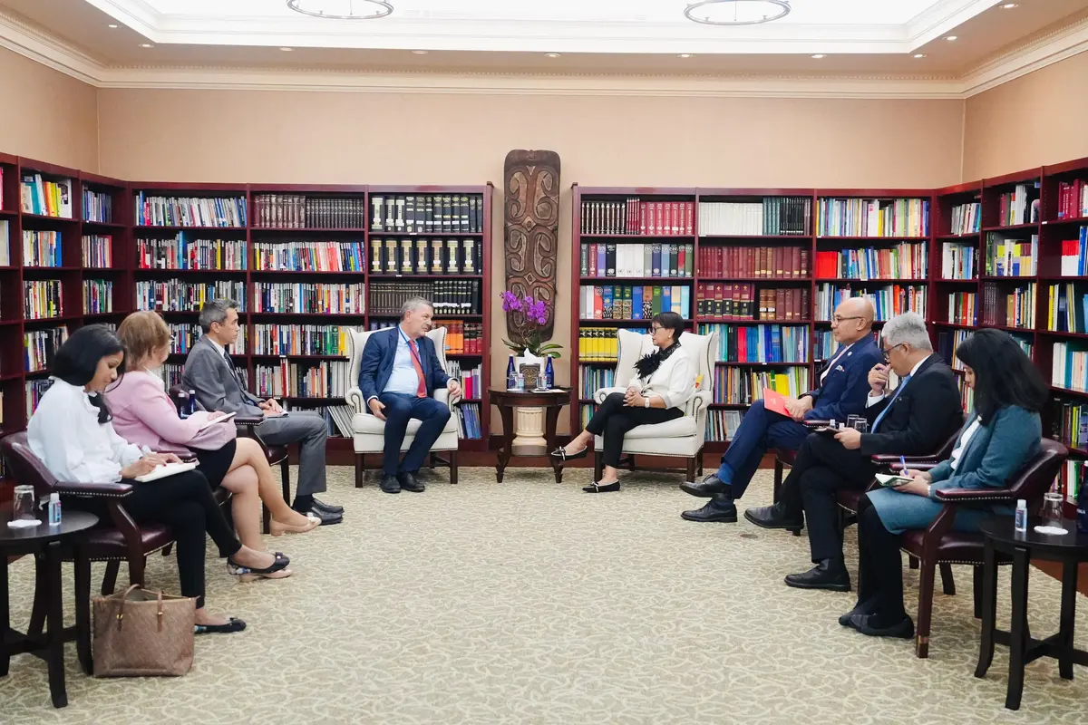 Pertemuan bilateral antara Menlu RI Retno Marsudi dan Komisioner Jenderal Philippe Lazzarini di sela-sela High Level Week (HLW) Majelis Sidang Umum PBB (UNGA) ke-79 pada Minggu (22/9/2024).