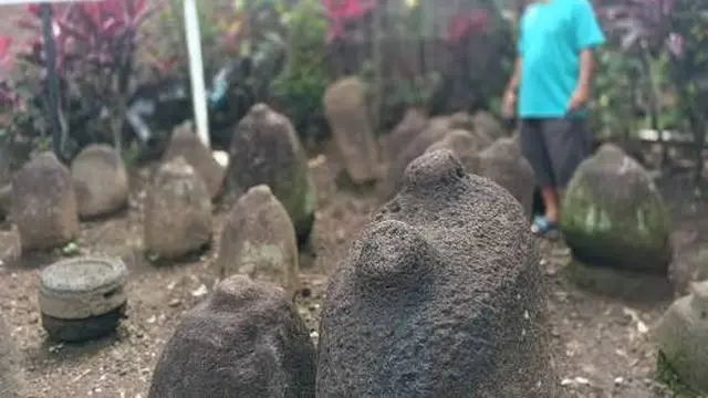 Sepasang Batu Yoni Era Medang Rain Dicuri