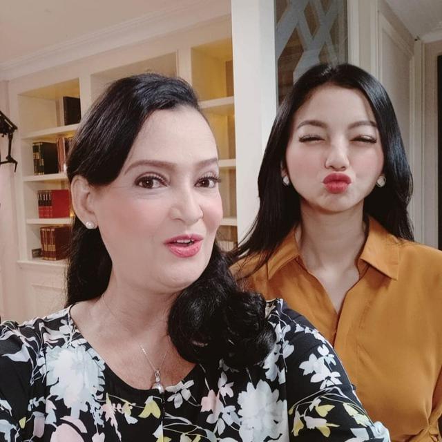 Jadi Mertua dan Menantu, Ini 6 Kebersamaan Glenca Chysara dan Ivanka Suwandi