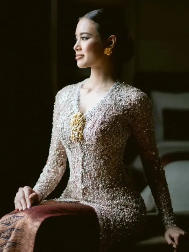 Potret Muthia Fatika Miss Universe Jawa Barat 2023 saat tunangan.