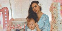 Menjadi seorang ibu adalah dambaan hampir sebagian besar perempua, meskipun tugasnya tidak lah muda. Hal tersebut dirasakan Aura Kasih yang kini memiliki satu anak perempuan bernama Arabella. (Instagram/aurakasih)