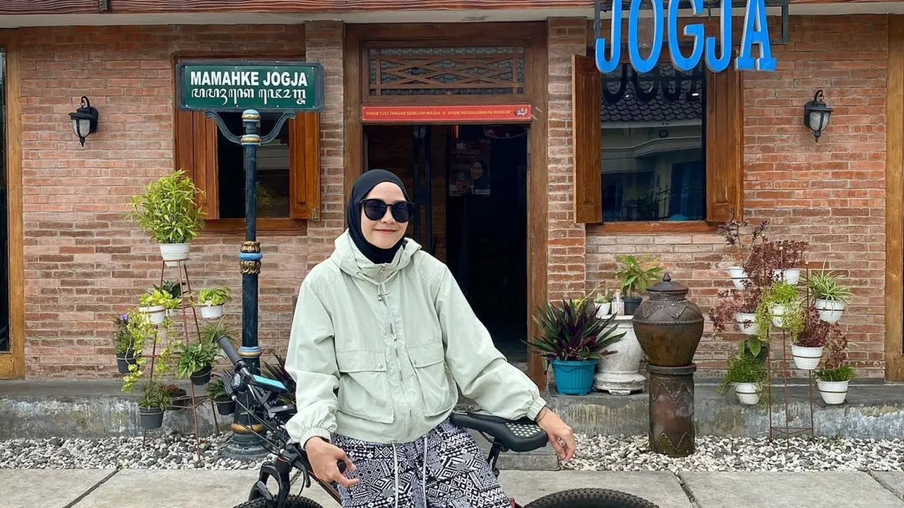 [Fimela] Zaskia Adya Mecca